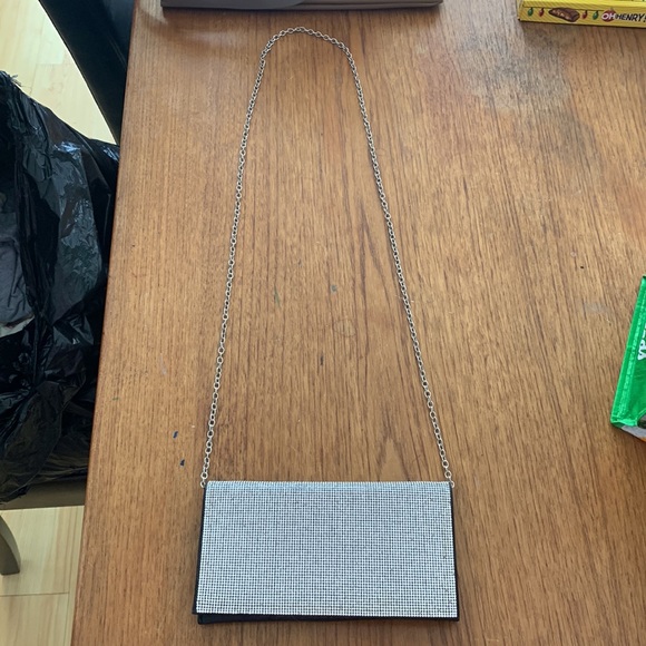 Black and sparkly purse, barely used and in really good condition - Picture 2 of 4